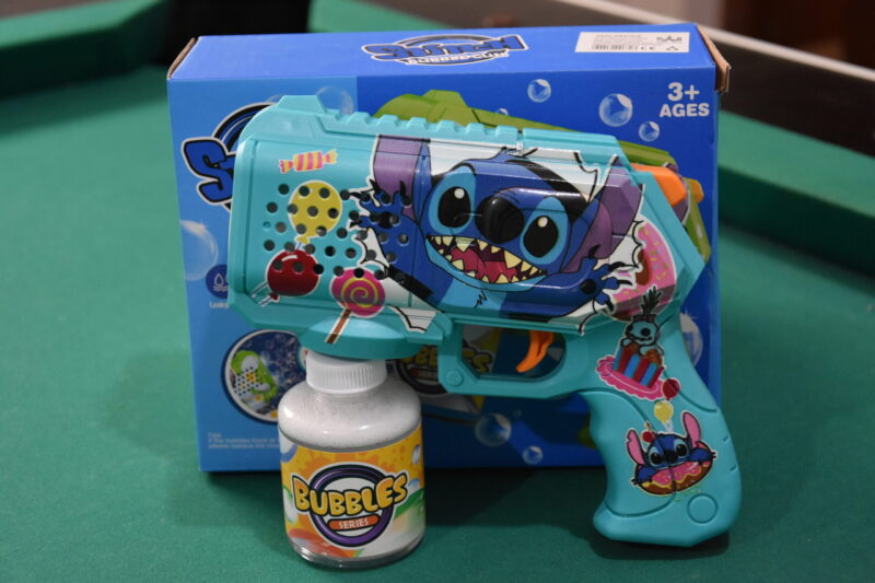 Stitch igracka koja pravi baloncice